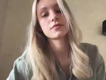 Freechat fflloowweerr on Chaturbate