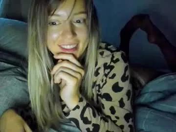 Freechat foxy_blond on Chaturbate