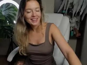 Freechat foxy_blond on Chaturbate