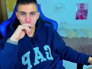 Freechat frank_mooree on Chaturbate