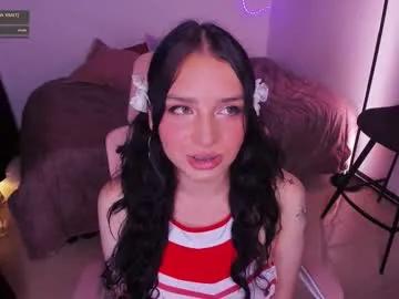 Freechat honeymoontea on Chaturbate