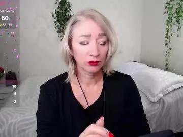 Group hunters_woman on Chaturbate