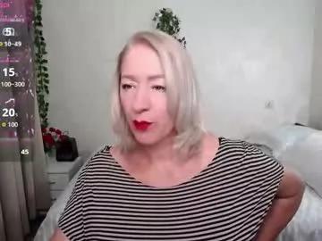 Group hunters_woman on Chaturbate