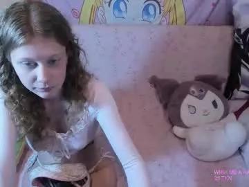 l1ttlekiki on Chaturbate