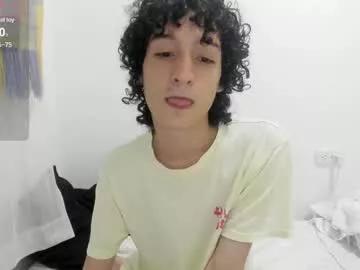 Freechat lildan18 on Chaturbate