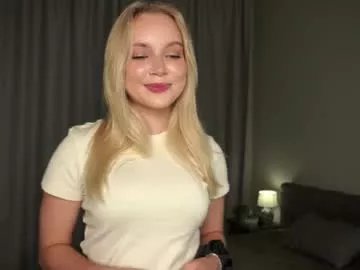 lipswithsmileonthem on Chaturbate