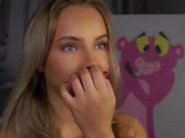 lipswithsmileonthem on Chaturbate