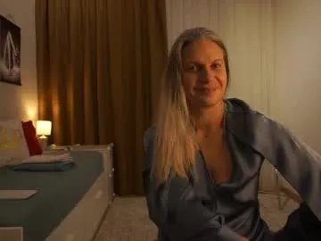 Freechat little_heart_andreea on Chaturbate