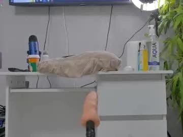 Freechat luckystrikee_ on Chaturbate