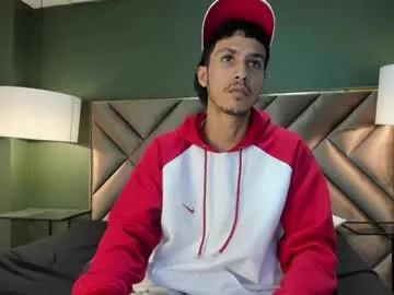 marcus_jeron — GOAL: remove the shirt [20 tokens remaining] Welcome to my room! #hairy #shy #cum #uncut #straight