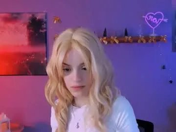 mia_starrr_ on Chaturbate
