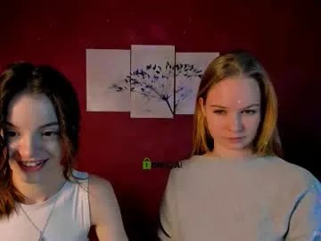 mia_starrr_ on Chaturbate