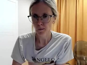 Freechat mollystory on Chaturbate