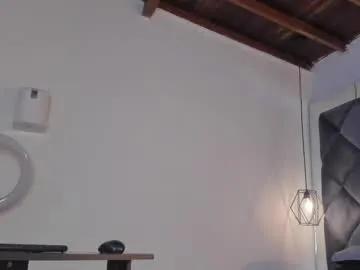 Freechat moon_swt_ on Chaturbate