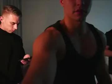 Freechat muscularfriend on Chaturbate