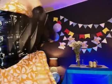 Freechat my_maite on Chaturbate