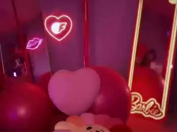 plasticfuckdoll on Chaturbate