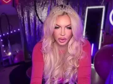 plasticfuckdoll on Chaturbate