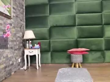 Freechat selensummer on Chaturbate