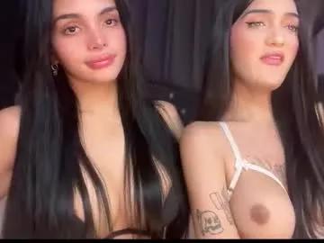 Freechat sexyadrianaqueents on Chaturbate