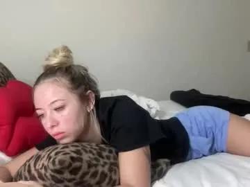 Freechat skyybanks on Chaturbate