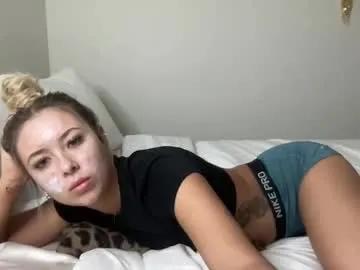 Freechat skyybanks on Chaturbate