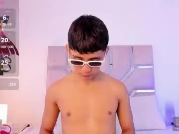 thayler_jones on Chaturbate