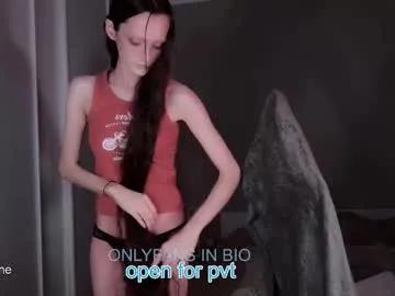 unhollymeow — take off tshirt [100 tokens left] roll the dice 69tk <3 #longhair #hairy #hairyarmpits #feets #petite