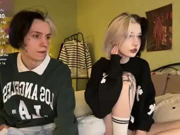 veryraretwins on Chaturbate