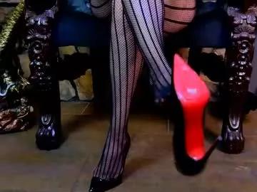 victoriaheller — I'm your queen, and your only job is to obey and worship. #mistress #bdsm #natural #redhead #feet #latex #boots  - Goal: Serve me! [1732 tokens left]