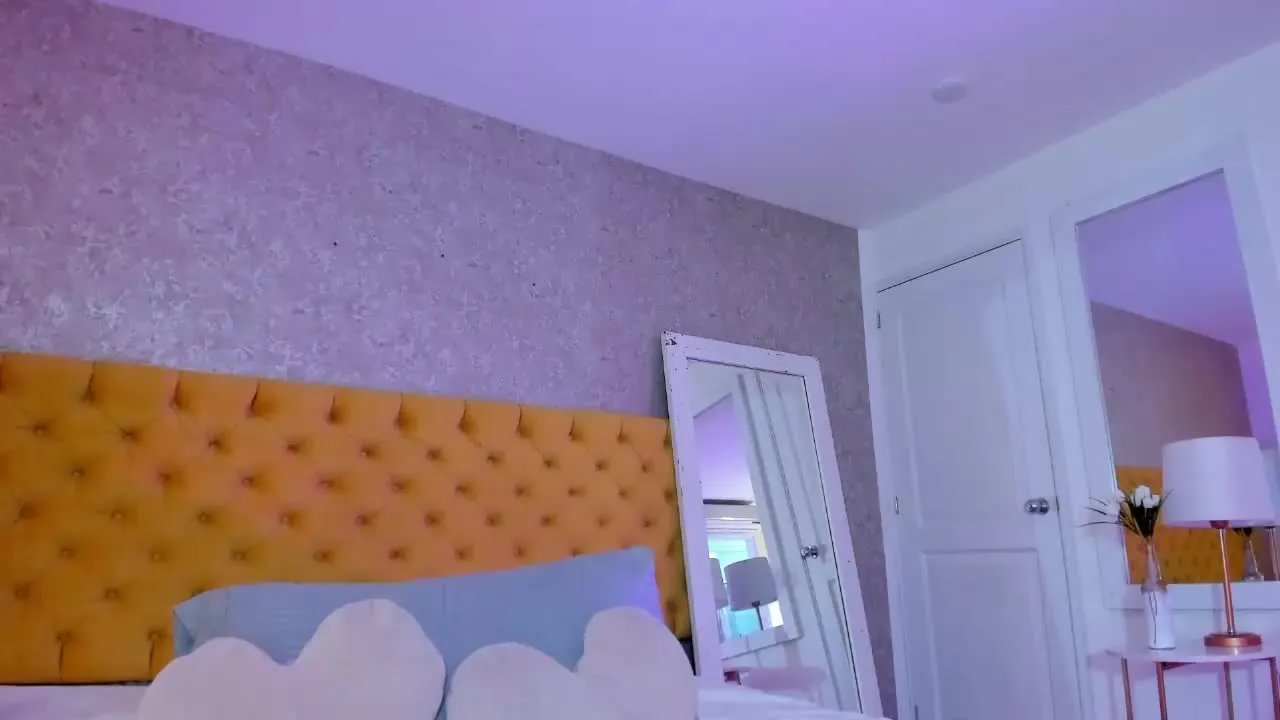 Offline AuroraMiiller on Streamray