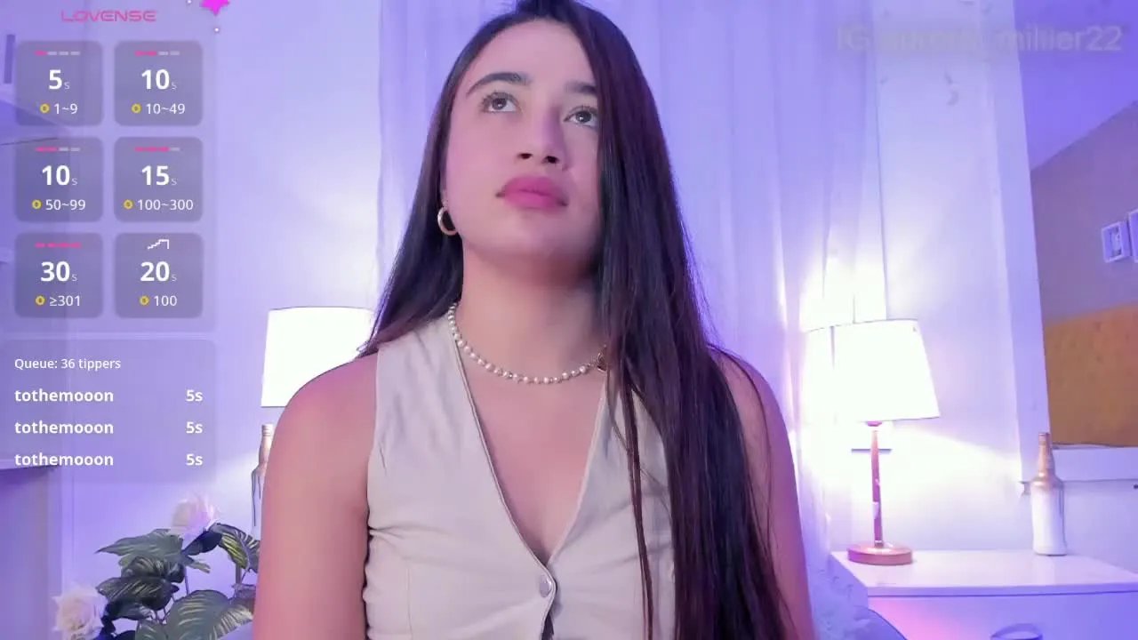 Offline AuroraMiiller on Streamray