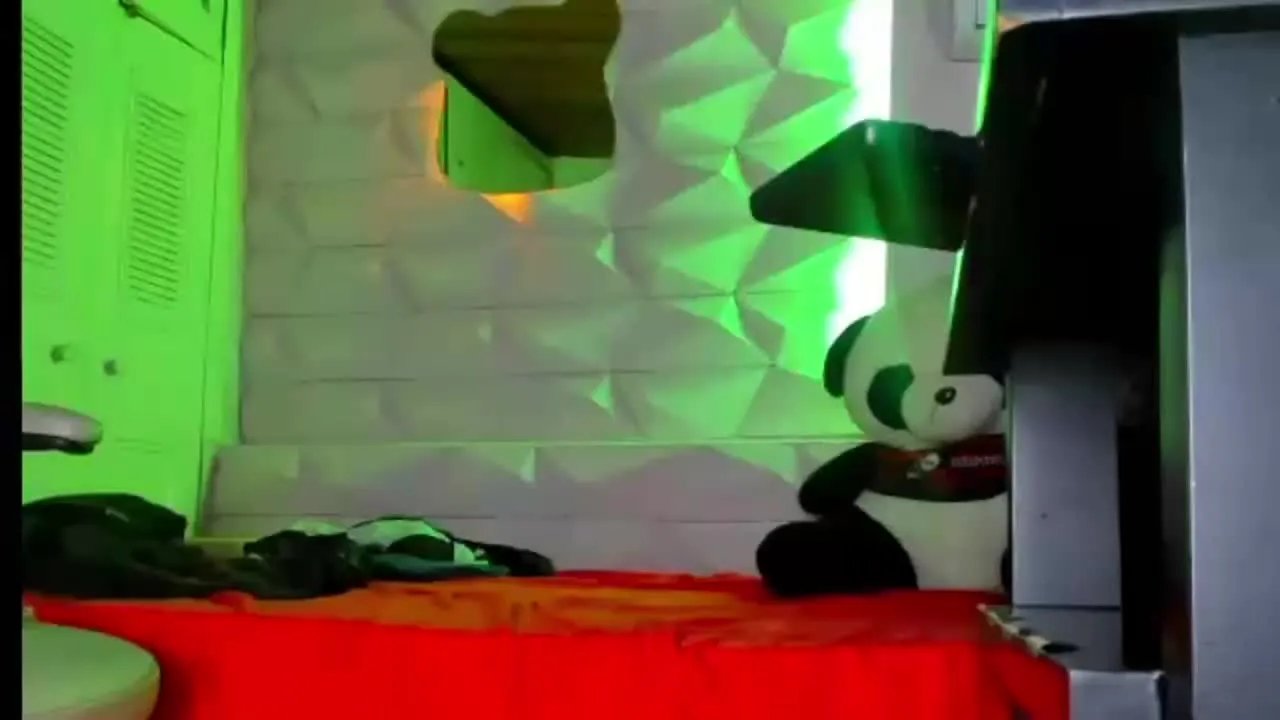 Axell_Cross77 — Freechat on Streamray