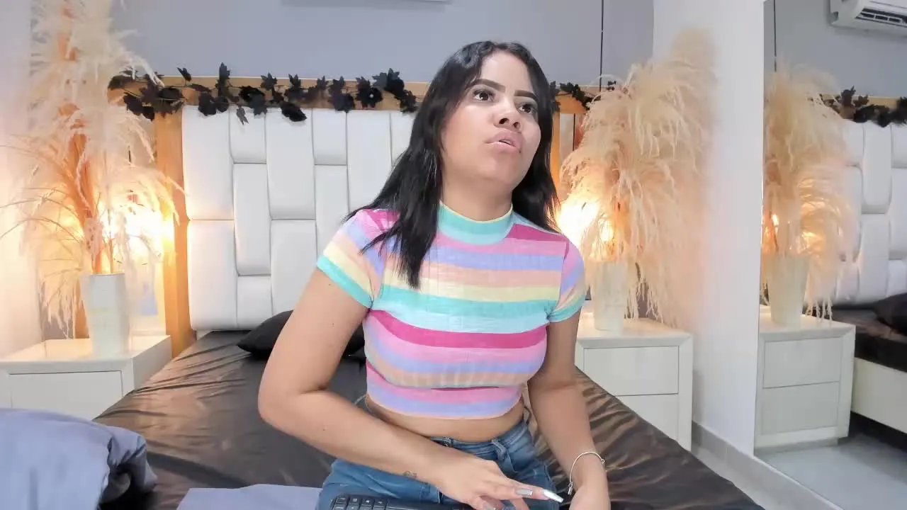 Offline CelineBennett on Streamray