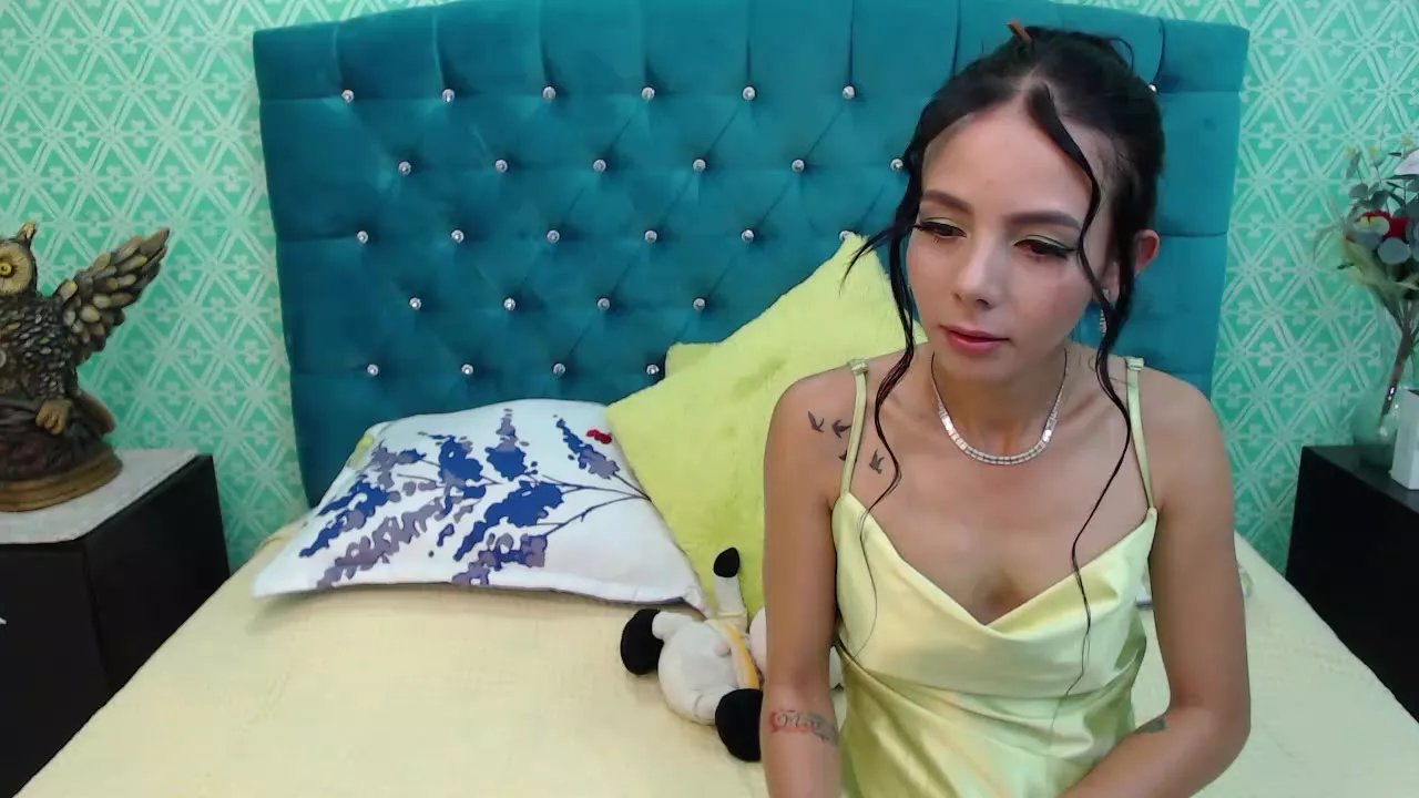 Offline EvelinLuna on Streamray