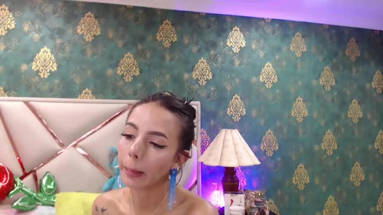 Offline EvelinLuna on Streamray