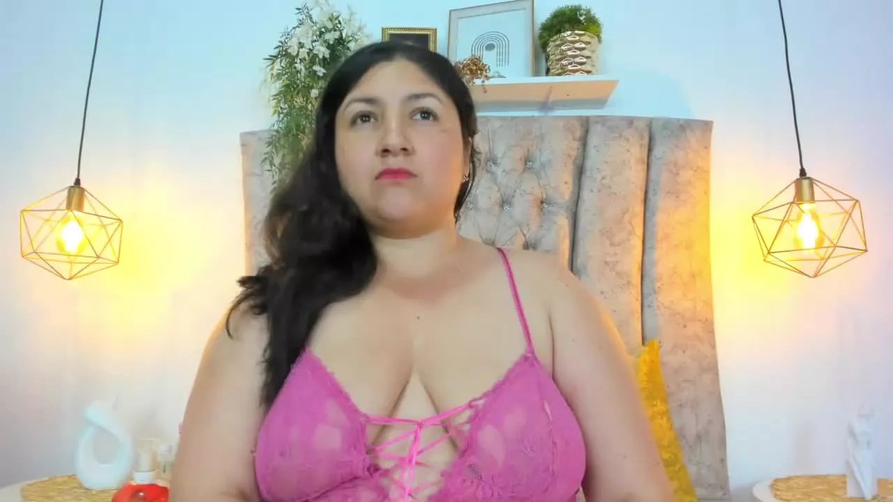 Offline Jasminehils on Streamray