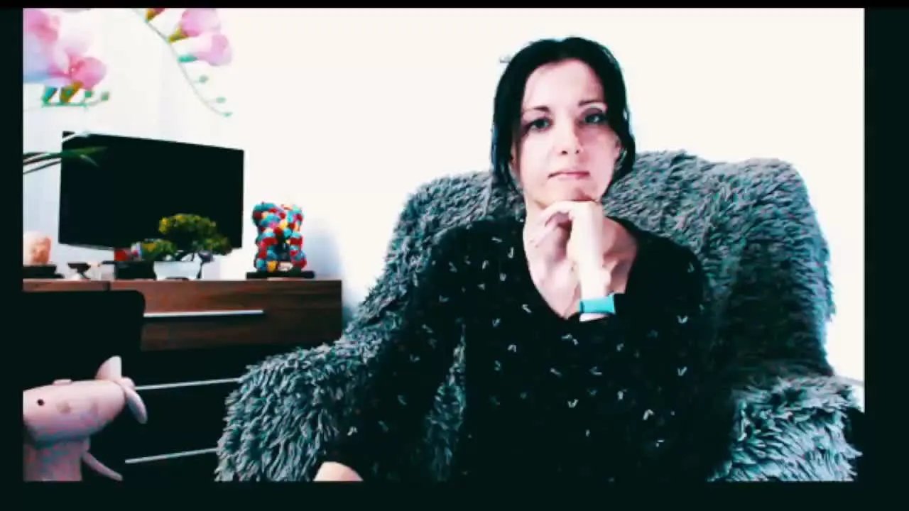 Offline just_mistress4us on Streamray