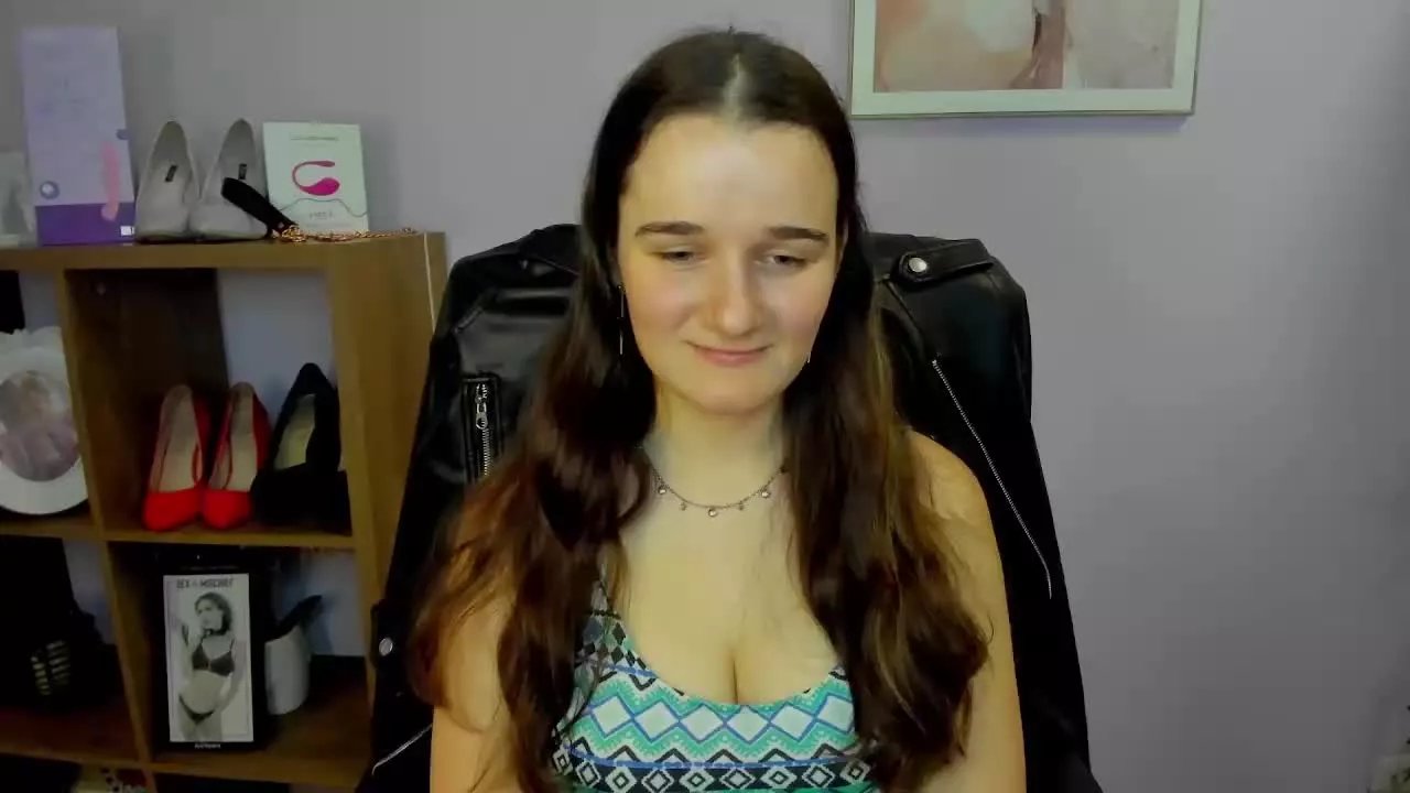 Offline KATEcherry on Streamray