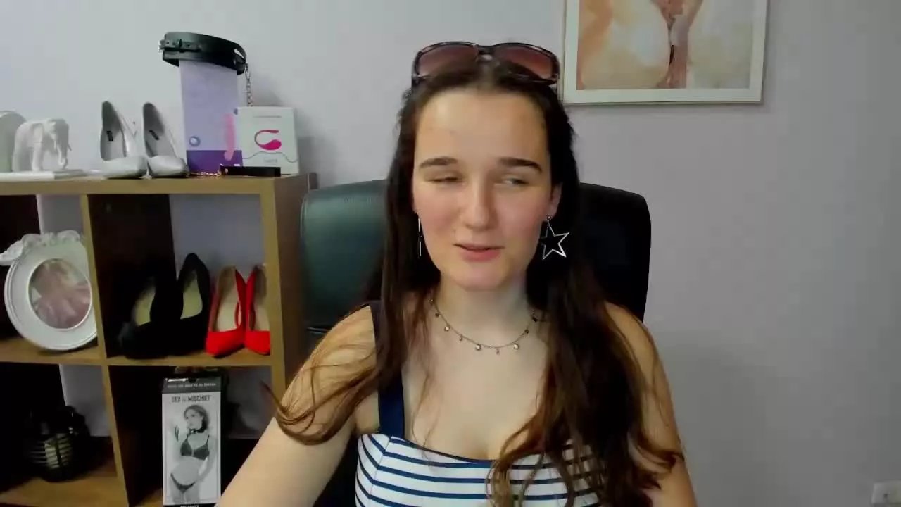 Offline KATEcherry on Streamray