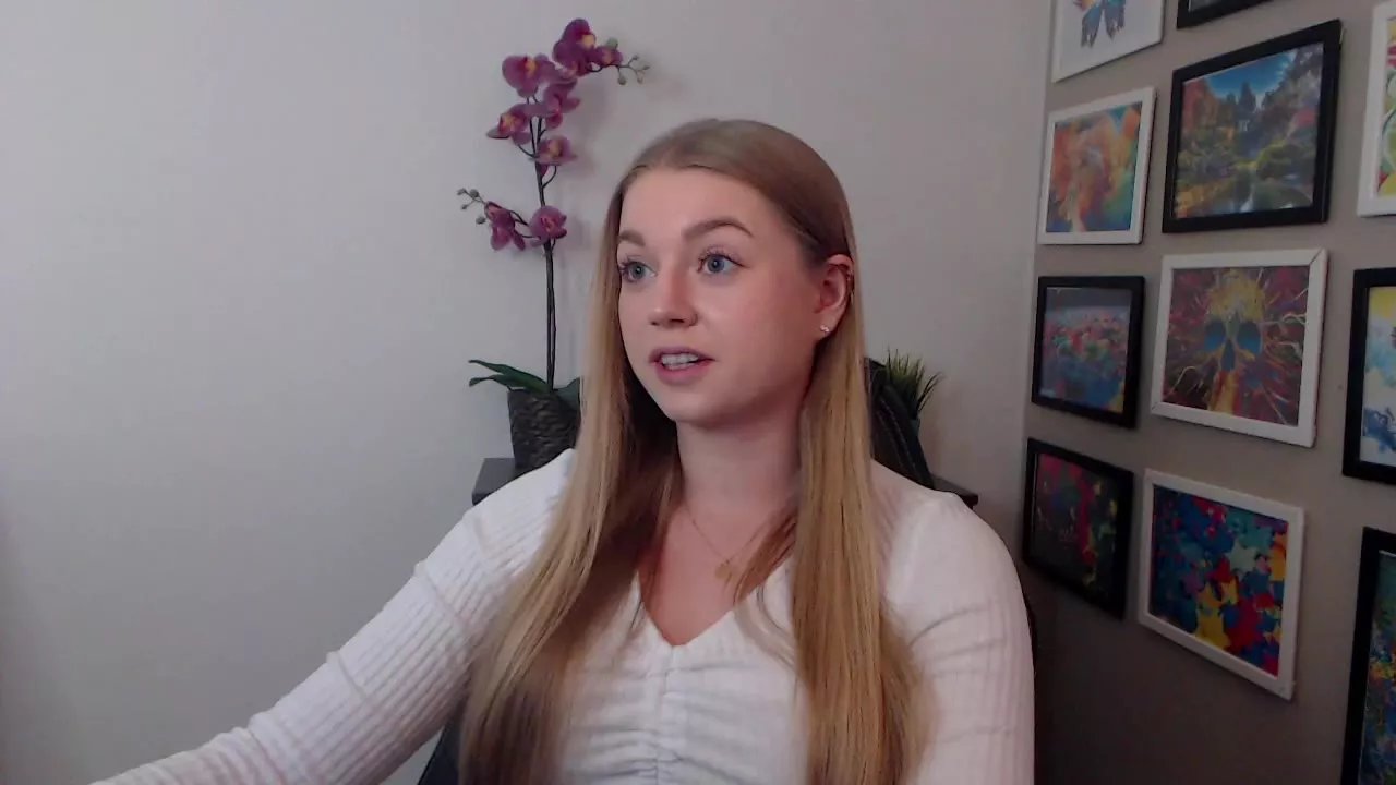 Offline littleERICA on Streamray