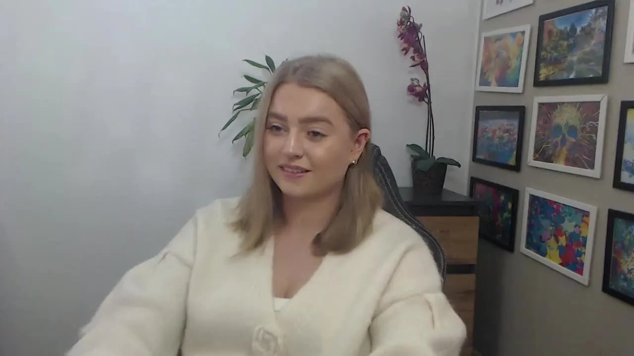 Offline littleERICA on Streamray