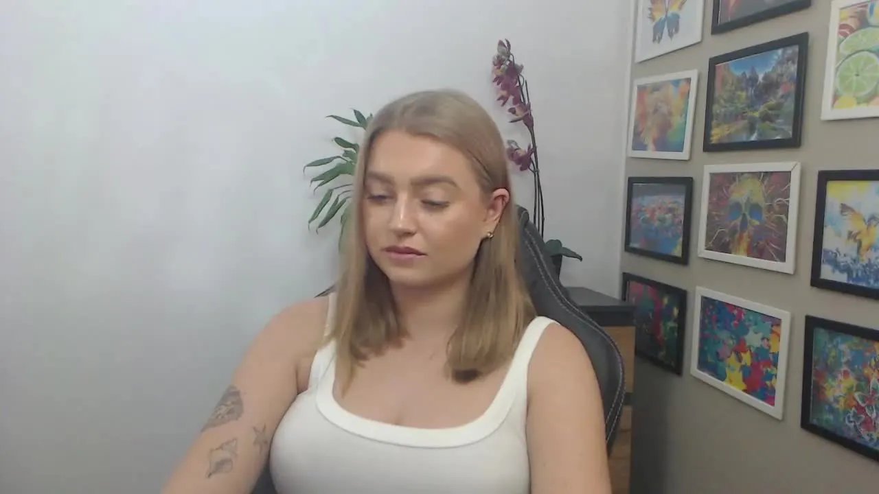 Offline littleERICA on Streamray