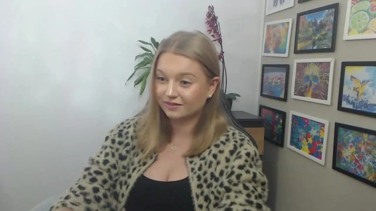 Offline littleERICA on Streamray