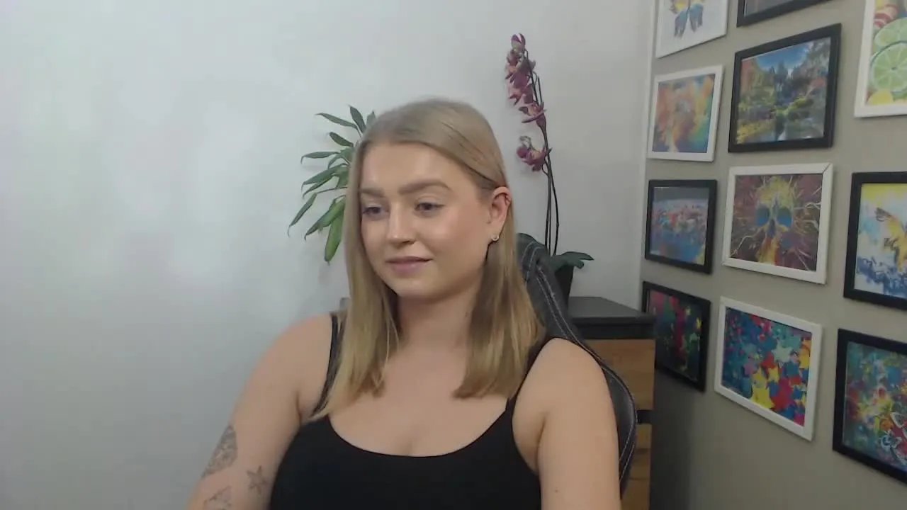 Offline littleERICA on Streamray