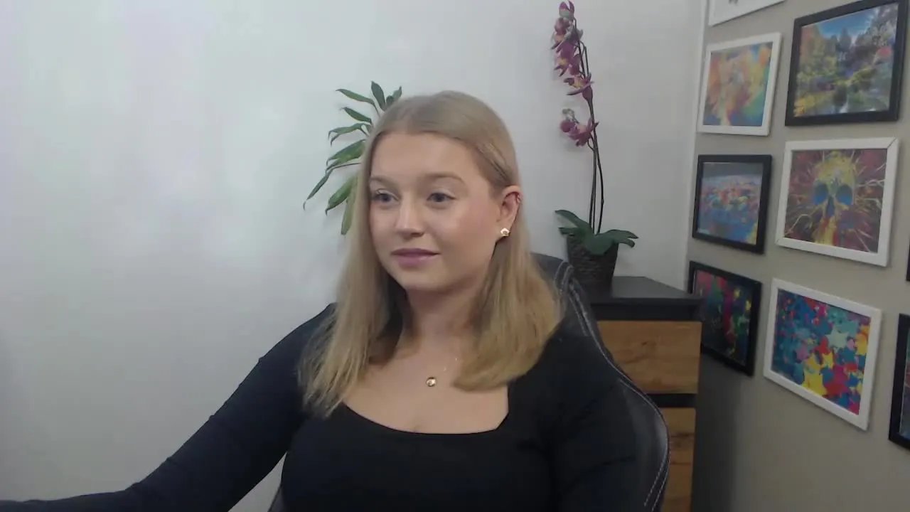 Offline littleERICA on Streamray