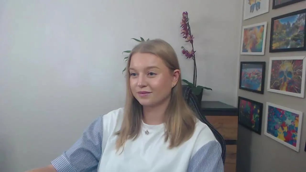 Offline littleERICA on Streamray