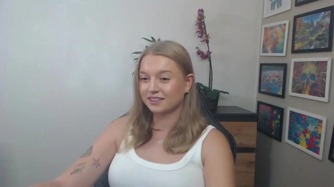 Offline littleERICA on Streamray