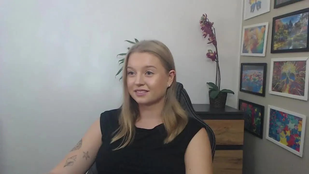 Offline littleERICA on Streamray