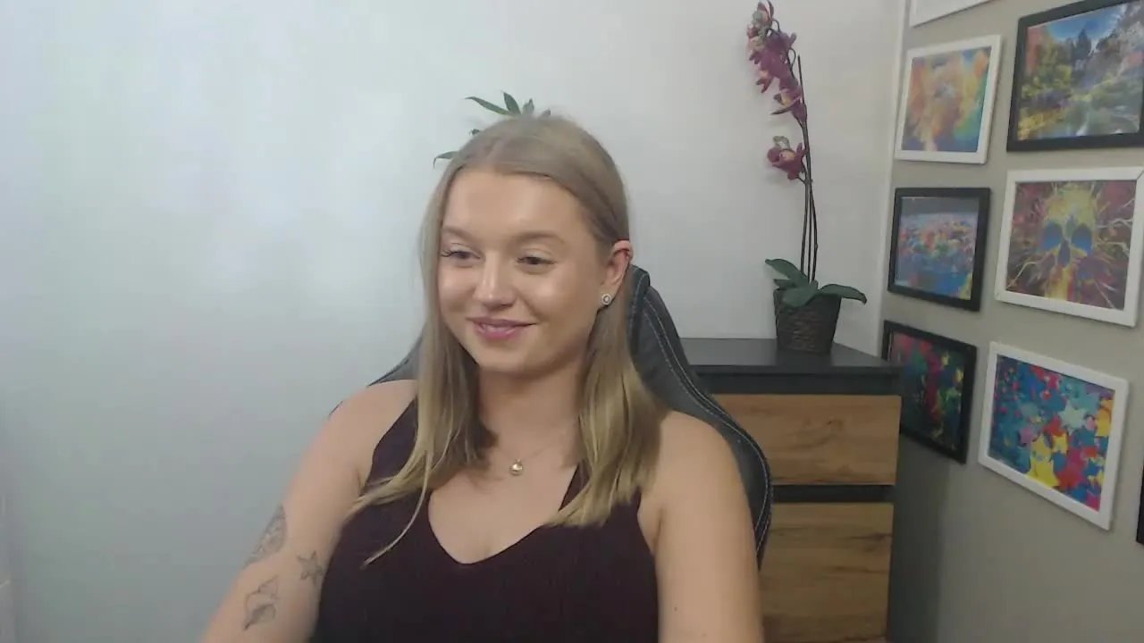 Offline littleERICA on Streamray